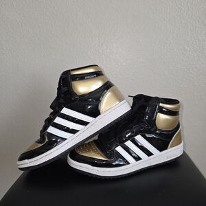 Kids Black and Gold High-Top Sneakers adidas top ten rb black gold patent fy5486